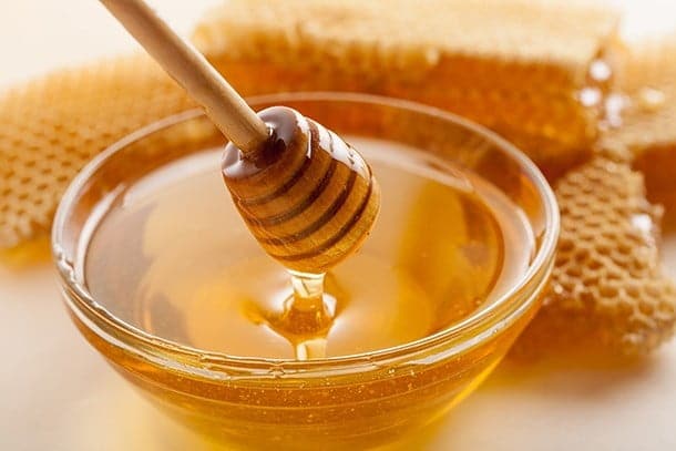 فوائد العسل على الريق للنساء والرجال | 6 جوانب صحية مدهشة على جميع أعضاء الجسم