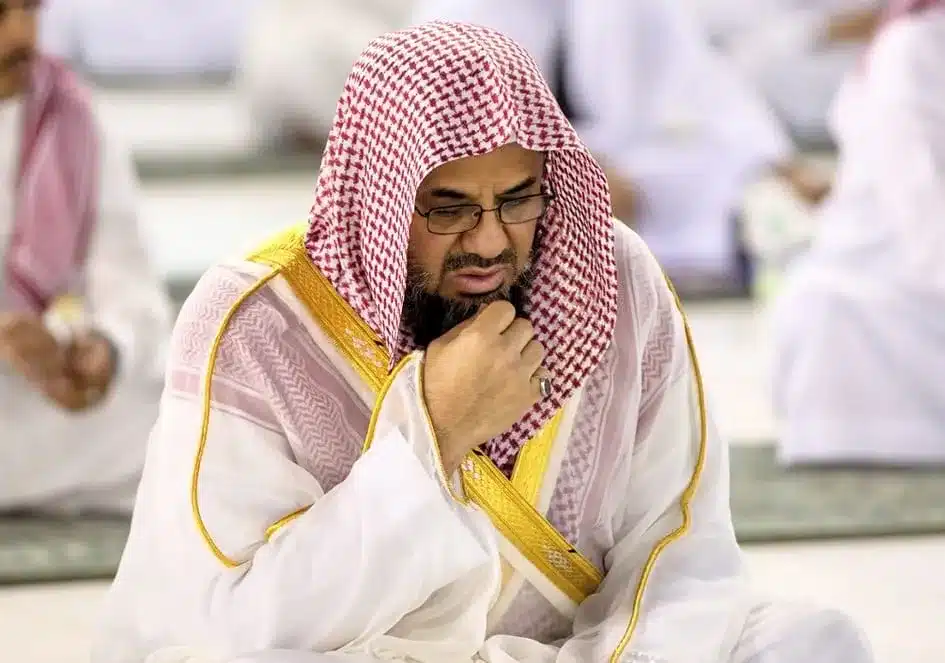 حقيقة استقالة الشيخ سعود الشريم من امامة الحرم المكي