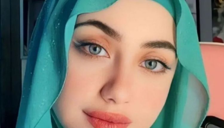 بالفيديو سالي العوضي تخلع الحجاب على الهواء وتبرر بآيات من القرآن
