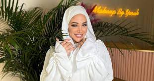 ليا حمزة تخلع الحجاب بعد أداء العمر - من هي ليا حمزة السيرة الذاتية