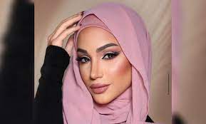 ليا حمزة تخلع الحجاب بعد أداء العمر - من هي ليا حمزة السيرة الذاتية